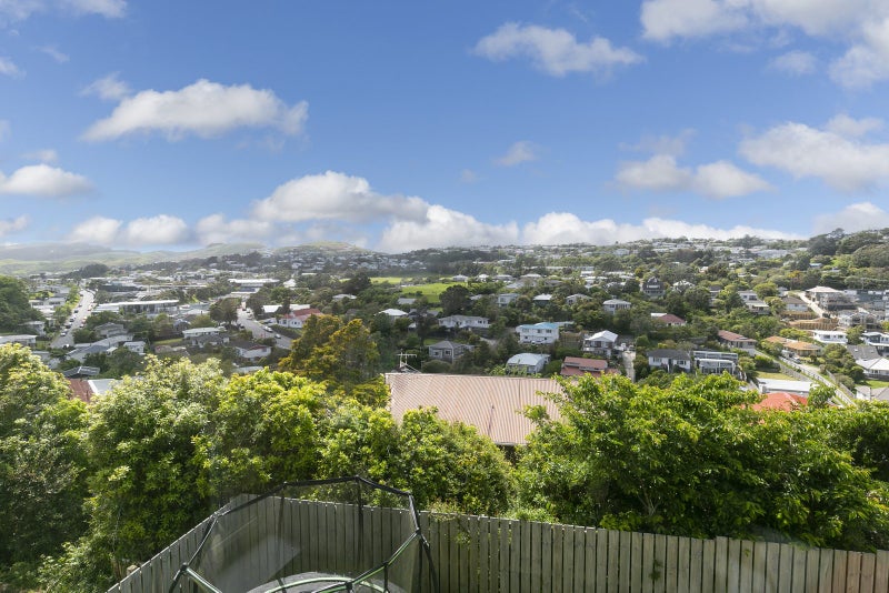 12 Alwyn Place, Newlands, Wellington - Carousel 2