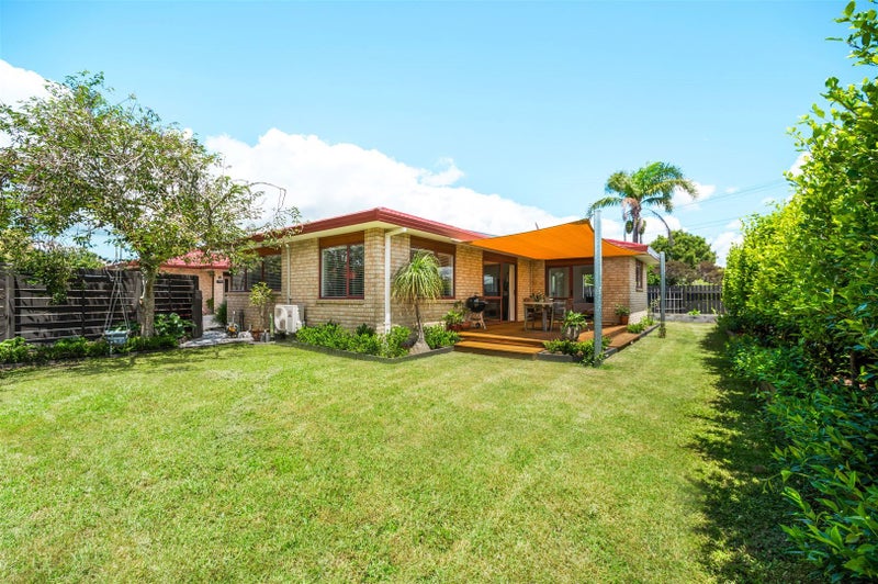 732D Te Atatu Road, Te Atatū Peninsula, Auckland - Carousel 1