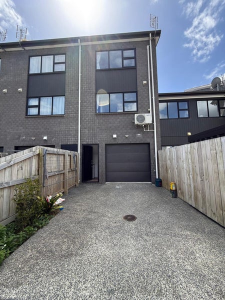 27 Haroto Street, Manukau, Auckland - Carousel 1