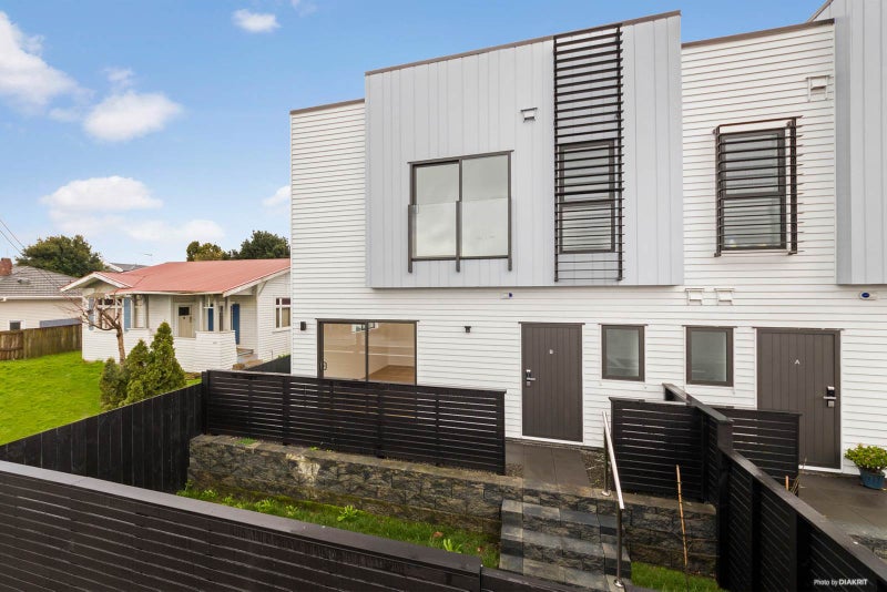 690B Mount Albert Road, Royal Oak, Auckland - Carousel 1