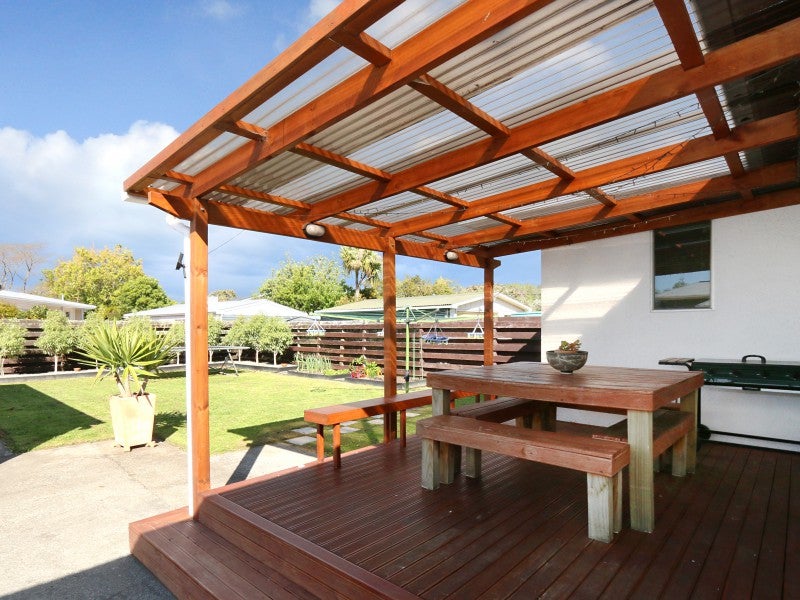 102 Ruamahanga Crescent, Terrace End, Palmerston North - Carousel 2