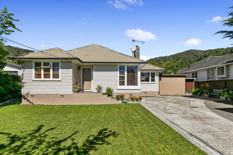 6 Maru Street, Stokes Valley, Lower Hutt - Carousel 2