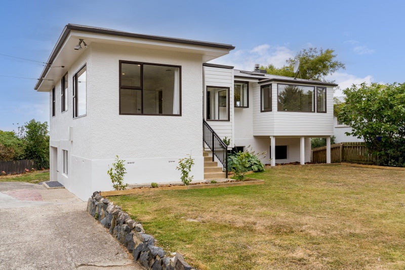 51 Isadore Road, Saint Clair, Dunedin - Carousel 1