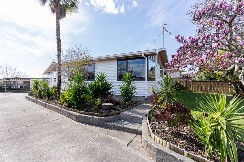 63 Sutherland Crescent, Westbrook, Palmerston North - Carousel 1