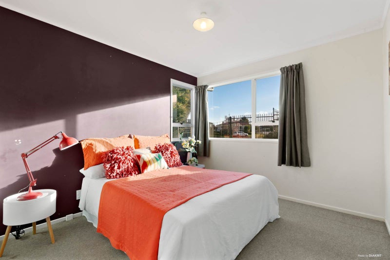 12 Leatham Crescent, Opaheke, Papakura - Carousel 2