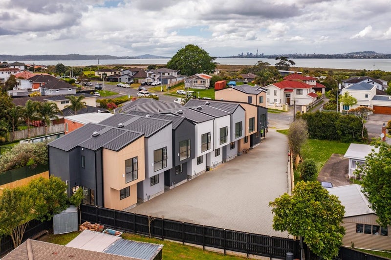 5/442 Old Te Atatu Road, Te Atatu Peninsula, Auckland - Carousel 1