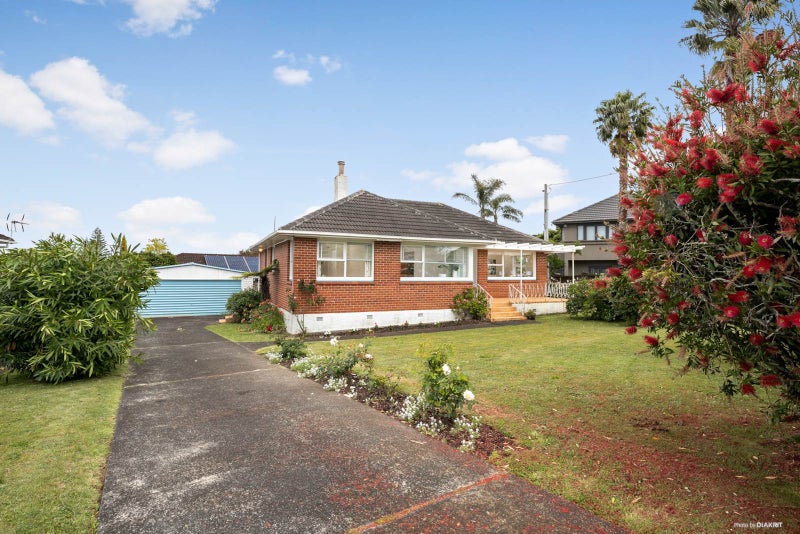 6 Cordelia Place, New Windsor, Auckland - Carousel 1