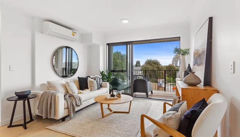 102/1A Derna Road, Panmure, Auckland - Carousel 1