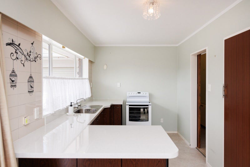 12A Cecil Place, Cloverlea, Palmerston North - Carousel 2