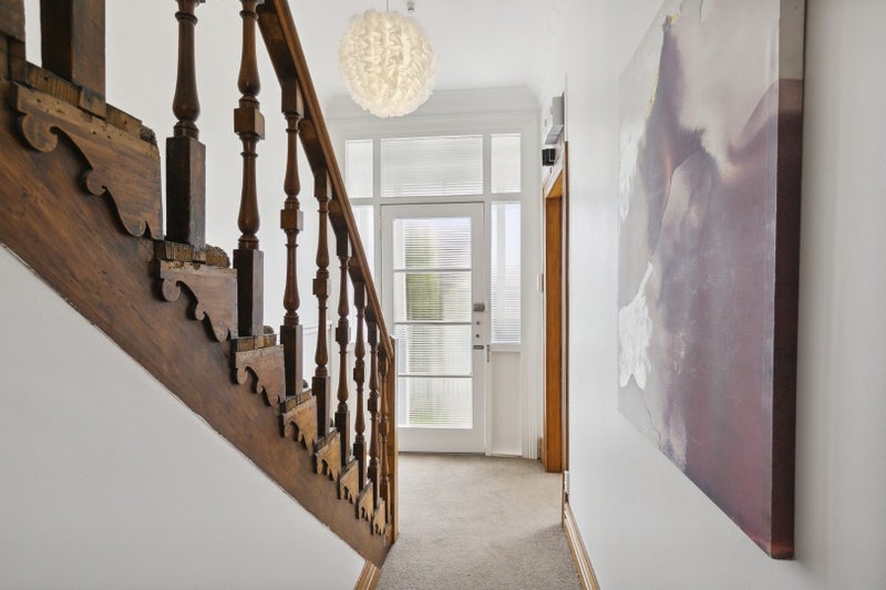 8 Moir Street, Mount Victoria, Wellington - Carousel 2