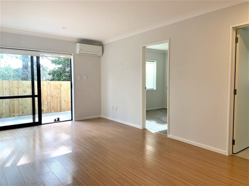 16A Dalmeny Close, Murrays Bay, Auckland - Carousel 8