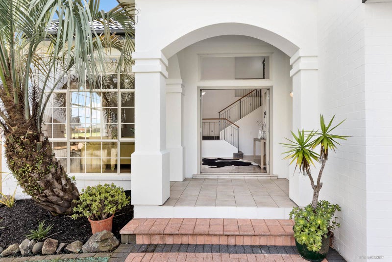 13 Belsera Court, Northpark, Auckland - Carousel 2