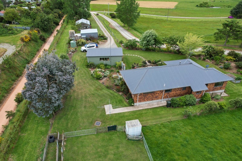 2B Essex Street, Weston, Oamaru - Carousel 20