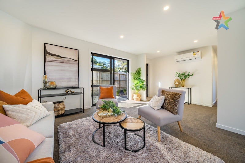 11C Barberry Grove, Maungaraki, Lower Hutt - Carousel 1