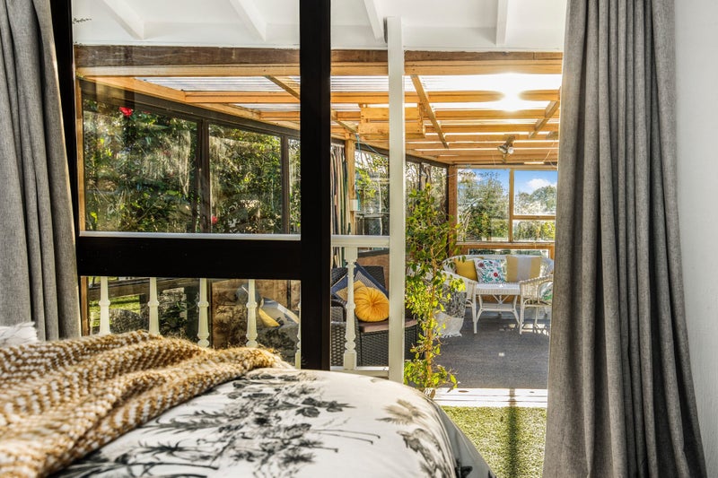 13 Wallace Road, Ranui, Auckland - Carousel 13