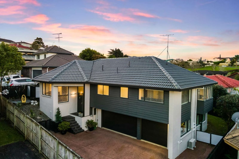 2/100 Gosford Drive, Botany Downs, Auckland - Carousel 1