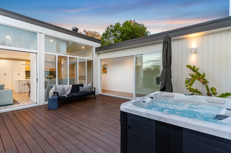 87D Verbena Road, Birkdale, Auckland - Carousel 1