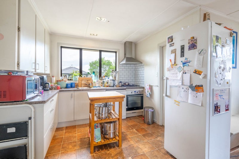 92 Edinburgh Crescent, Waikiwi, Invercargill - Carousel 2