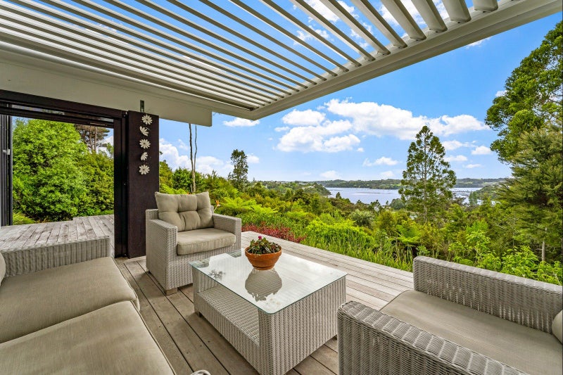 14 Creek Street, Sandspit, Warkworth - Carousel 1