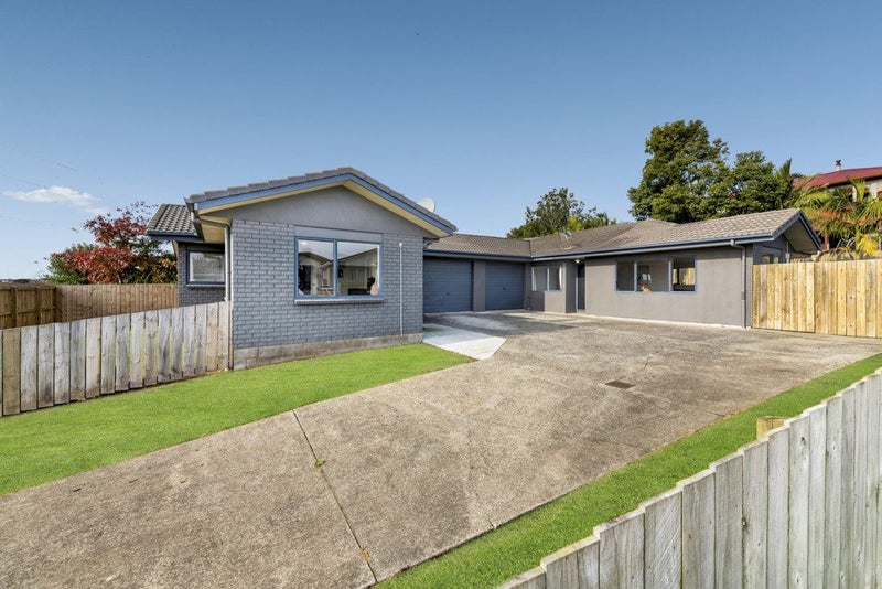 25 Aspiring Avenue, Clover Park, Auckland - Carousel 1