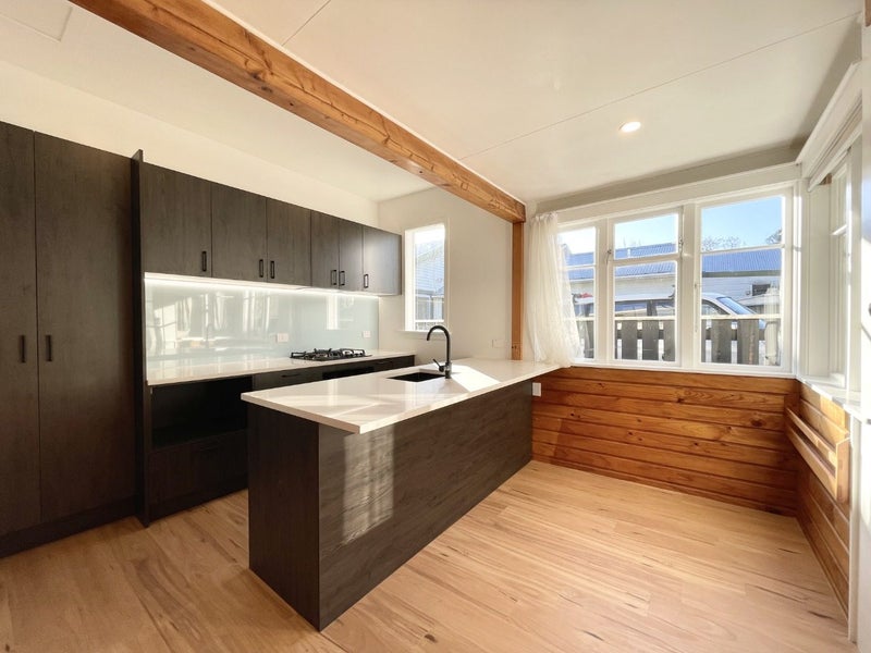 18 Parkvale Road, Karori, Wellington - Carousel 2