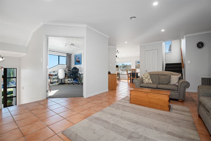 35 Greenfield Drive, Western Heights, Hamilton - Carousel 2