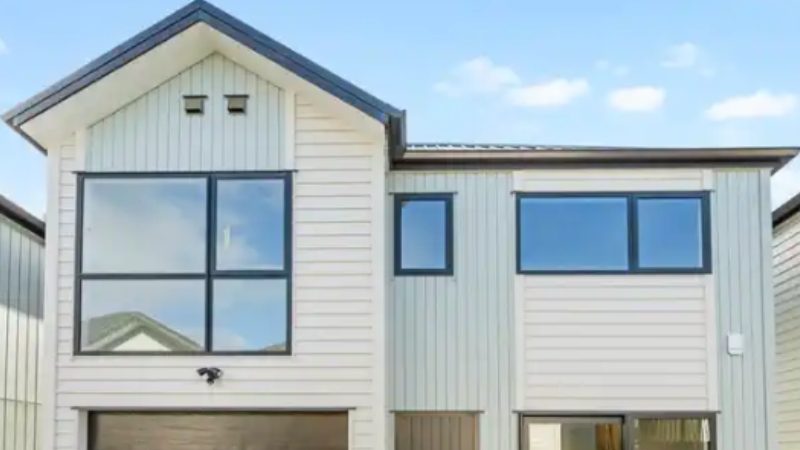 8/33 Buscomb Avenue, Henderson, Auckland - Carousel 1