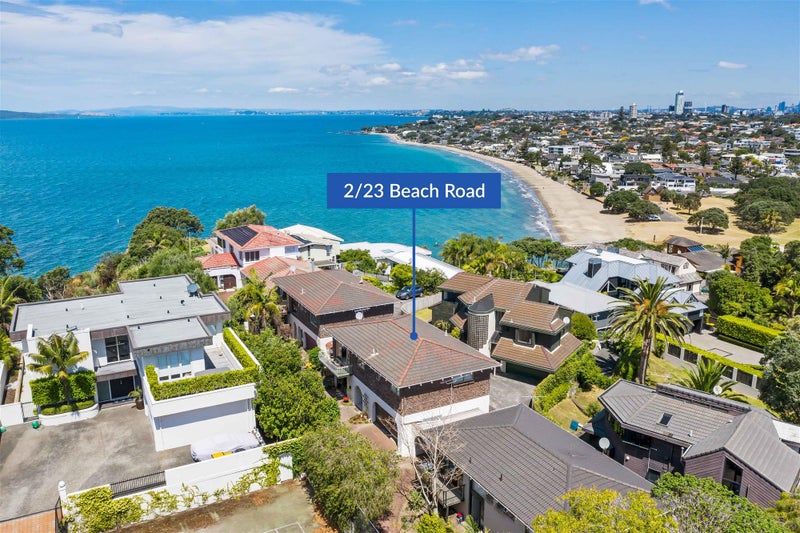 2/23 Beach Road, Castor Bay, Auckland - Carousel 1