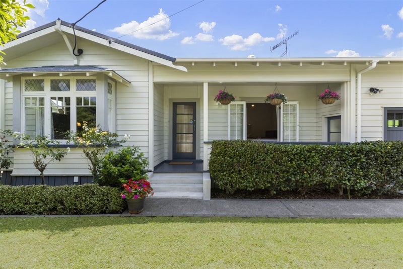 7 Hazelmere Road, Sandringham, Auckland - Carousel 1