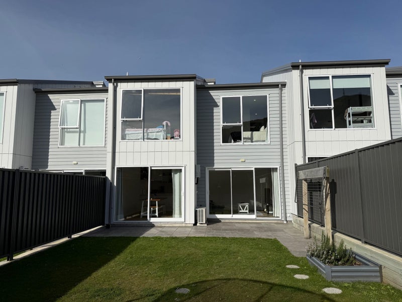 77 Hokioi Drive, Kenepuru, Porirua - Carousel 1