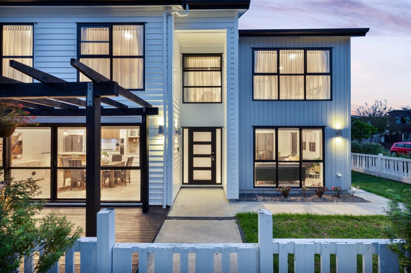 9 Greenfinch Road, Hobsonville, Auckland - Carousel 2