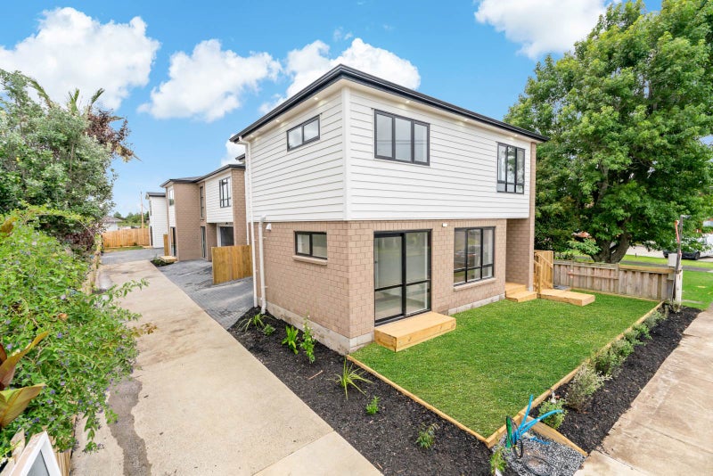 8A Lynette Place, Mangere, Auckland - Carousel 2