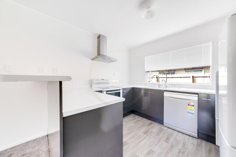 5 Woodlark Close, Weymouth, Auckland - Carousel 2