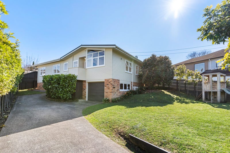 16 Esperance Road, Glendowie, Auckland - Carousel 1