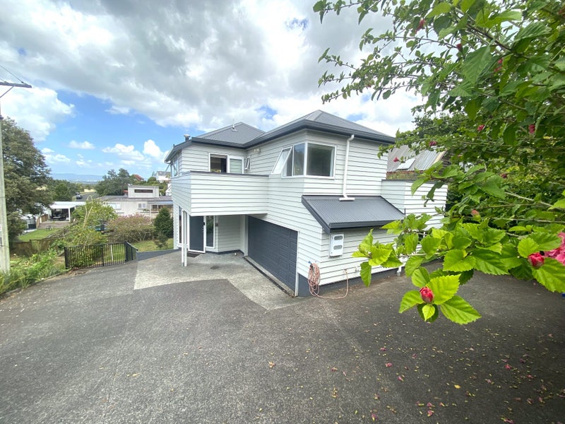 13A Sea Vista Avenue, Beach Haven, North Shore City - Carousel 1