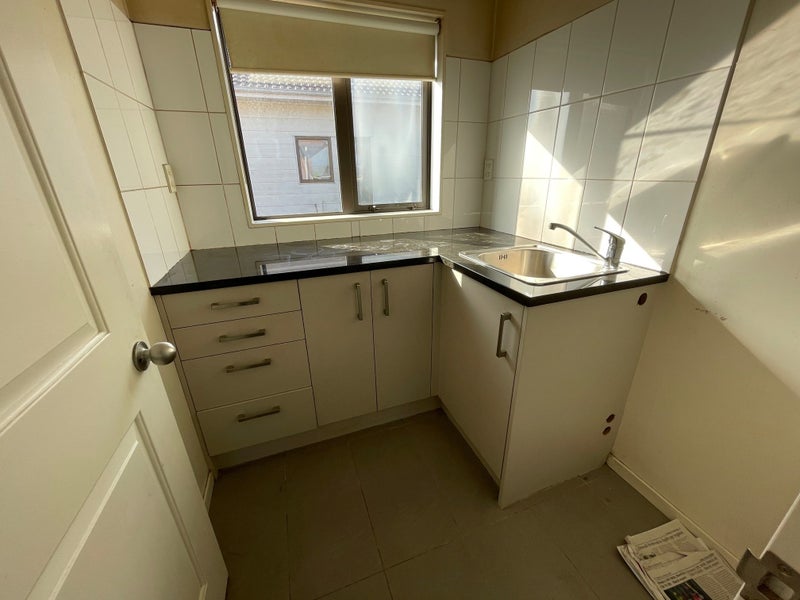 11 Correa Court, Goodwood Heights, Auckland - Carousel 2