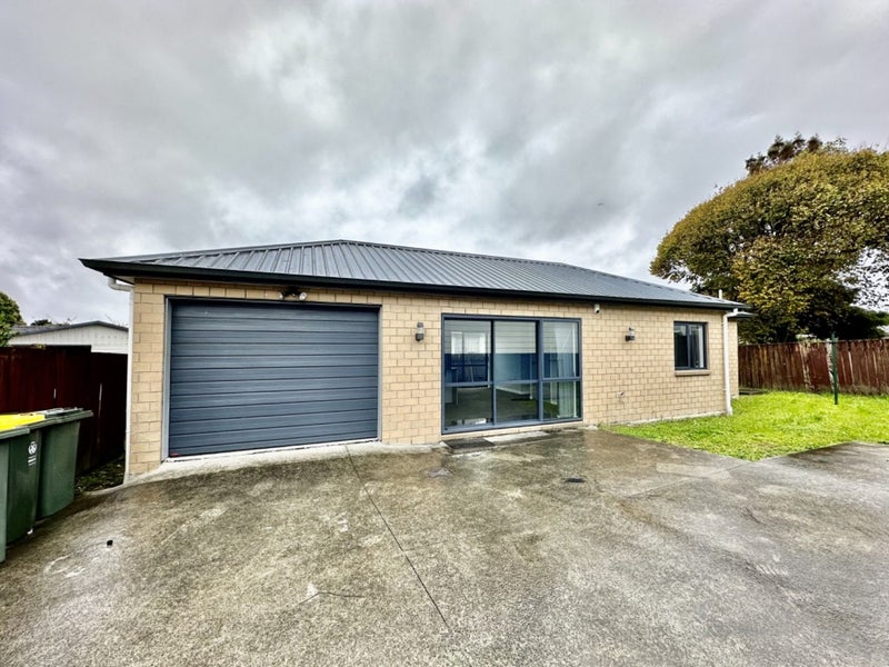50 Te Irirangi Drive, Clover Park, Auckland - Carousel 1