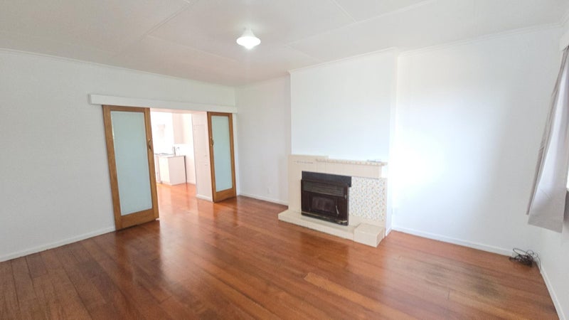 1/1 Mountfield Terrace, Owairaka, Auckland - Carousel 2