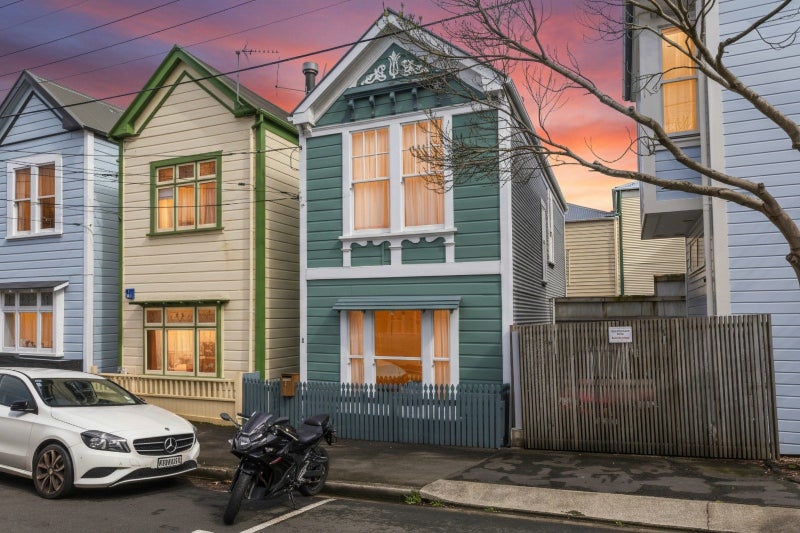 2 Porritt Avenue, Mount Victoria, Wellington - Carousel 1