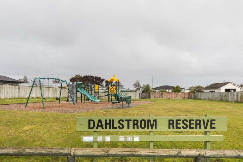 35 Dahlstrom Grove, Kelvin Grove, Palmerston North - Carousel 20