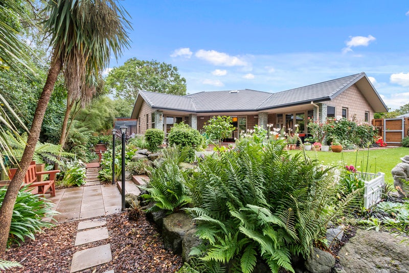 15 Nightingale Place, Papanui, Christchurch - Carousel 1