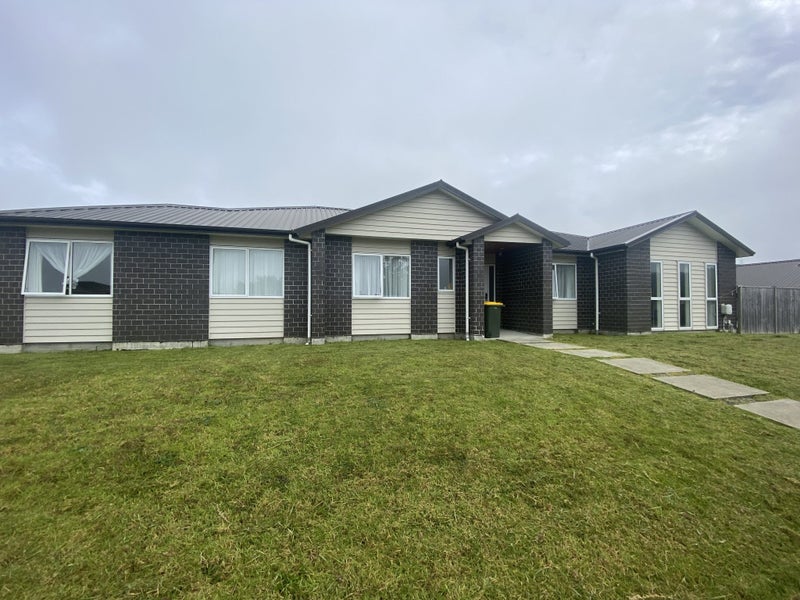 11 Raymond Grace Avenue, Huapai, Kumeu - Carousel 1