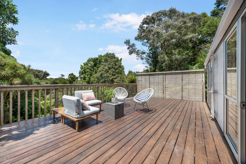 753 Scenic Drive, Henderson Valley, Auckland - Carousel 2