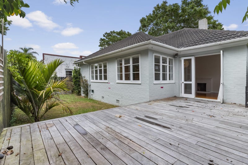 82 Renfrew Avenue, Sandringham, Auckland - Carousel 1