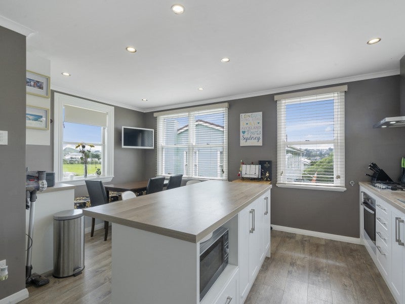 11 Tuki Street, Titahi Bay, Porirua - Carousel 2