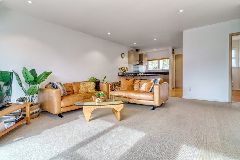 2/24 Gordon Avenue, St Albans, Christchurch - Carousel 2