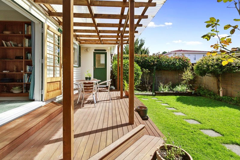 49A Kings Crescent, Hutt Central, Lower Hutt - Carousel 2