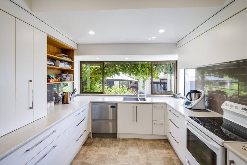 7 Balmoral Street, Taradale, Napier - Carousel 2