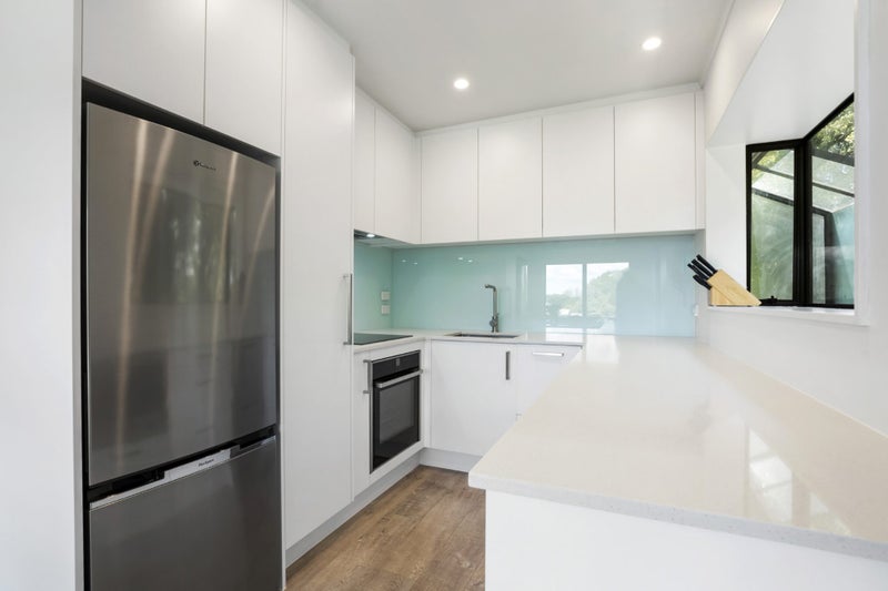 3/20 Corrella Road, Belmont, Auckland - Carousel 2