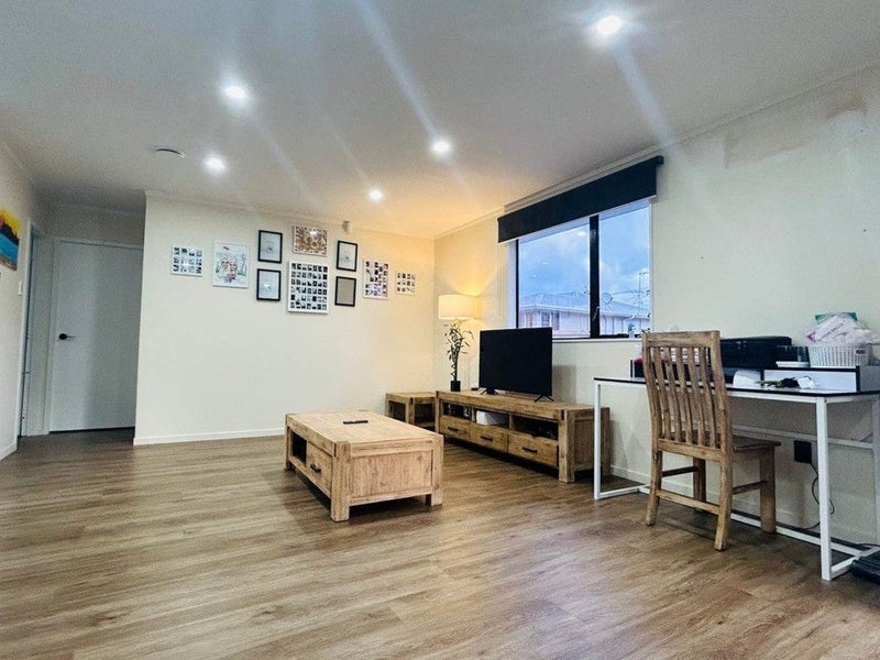 2/12 Greenhaven Avenue, Papakura, Auckland - Carousel 2